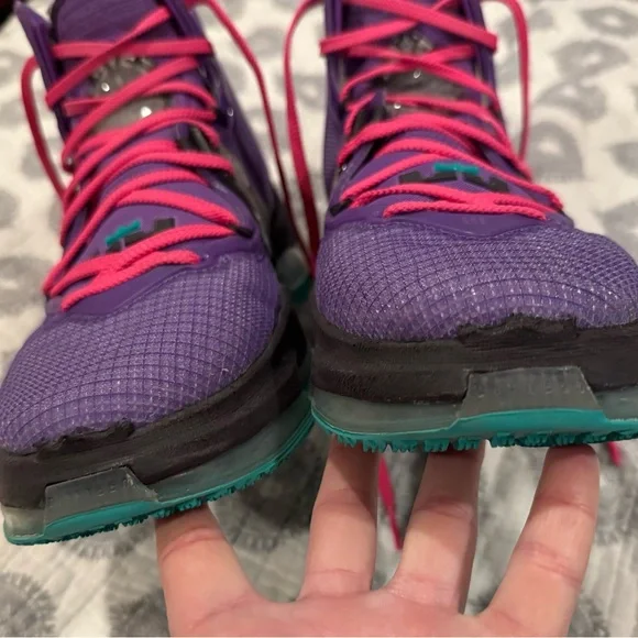 Nike LeBron Basketball or Volleyball 19 ‘DJ Bron’ Shoes Sneakers Release – The LeBron 19 “DJ Bron”  main image 3
